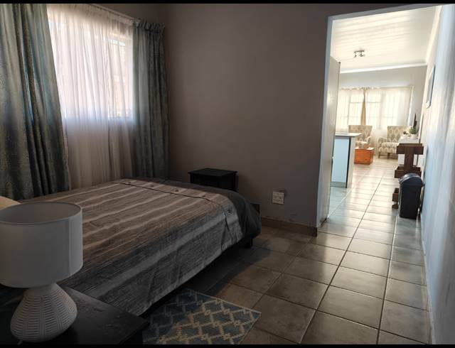 1 BEDROOM FLAT TO LET IN MOOINOOI